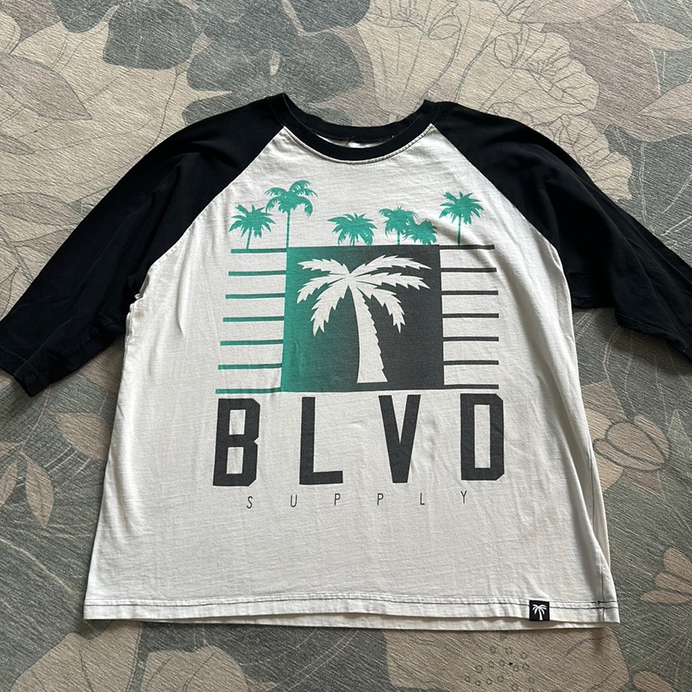 BLVD Supply 3/4 sleeve t-shirt - XXL. Used but good condition!